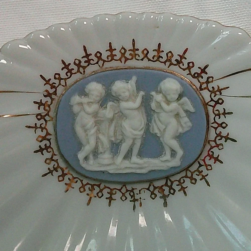 I.W. Rice Shell Trinket Dish Vintage White Gold Cherub Cameo Japan Porcelain